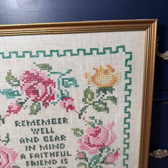 Vintage Framed Cross Stitch Sampler Friendship Poem Floral Roses Gold Frame 1977 - Picture 8 of 12